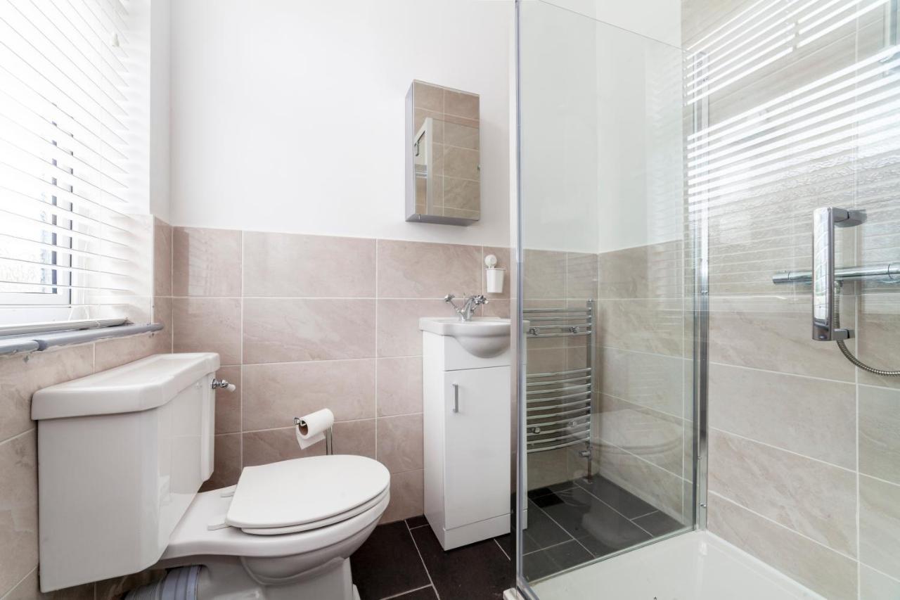 Highlands Gardens Suites Ilford Eksteriør billede